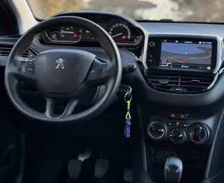 Silnik Benzyna 1,2 l – Wynajmij Peugeot 208 w Budvie.