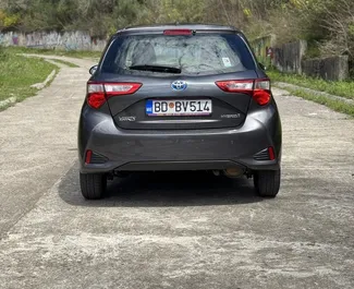 Toyota Yaris – samochód kategorii Ekonomiczny, Komfort na wynajem w Czarnogórze ✓ Depozyt 100 EUR ✓ Ubezpieczenie: OC, CDW, SCDW, FDW, Zagranica.