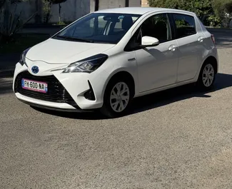 Wypożyczalnia Toyota Yaris w Budvie, Czarnogóra ✓ Nr 13126. ✓ Skrzynia Automatyczna ✓ Opinii: 1.