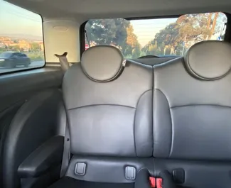 Mini Cooper S 2016 do wynajęcia w Tbilisi. Limit przebiegu 250 km/dzień.