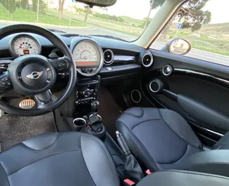 Mini Cooper S 2016 – wynajem od właścicieli w Tbilisi (Gruzja).