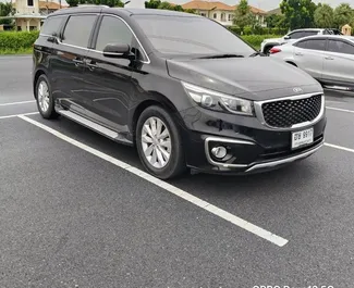 Wynajem samochodu Kia Carnival nr 13386 (Automatyczna) na lotnisku Suvarnabhumi w Bangkoku, z silnikiem 2,2l. Diesel ➤ Bezpośrednio od Worawut w Tajlandii.
