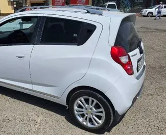Wynajmij Chevrolet Spark 2023 w Azerbejdżanie. Paliwo: Benzyna. Moc: 85 KM ➤ Koszt od 25 AZN za dobę.