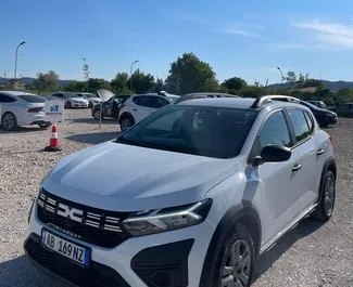 Wypożyczalnia Dacia Sandero Stepway na lotnisku w Tiranie, Albania ✓ Nr 10103. ✓ Skrzynia Manualna ✓ Opinii: 1.