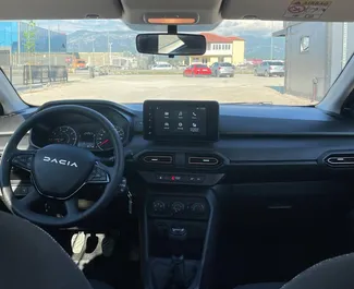 Dacia Sandero Stepway – samochód kategorii Ekonomiczny, Komfort, Crossover na wynajem w Albanii ✓ Bez Depozytu ✓ Ubezpieczenie: OC, CDW, FDW, Od Kradzieży, Zagranica, Młody.