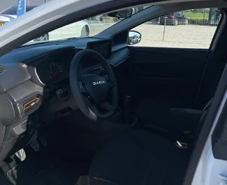 Silnik Benzyna 1,0 l – Wynajmij Dacia Sandero Stepway na lotnisku w Tiranie.