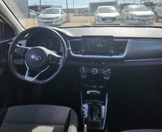 Wynajem samochodu Kia Stonic nr 13253 (Automatyczna) na lotnisku w Tiranie, z silnikiem 1,6l. Diesel ➤ Bezpośrednio od Johanes w Albanii.
