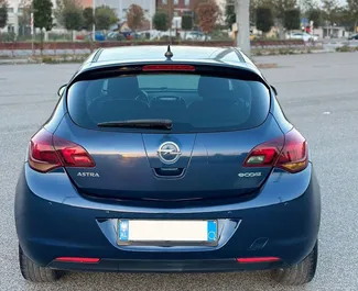 Opel Astra – samochód kategorii Ekonomiczny, Komfort na wynajem w Albanii ✓ Bez Depozytu ✓ Ubezpieczenie: OC, FDW, Zagranica.
