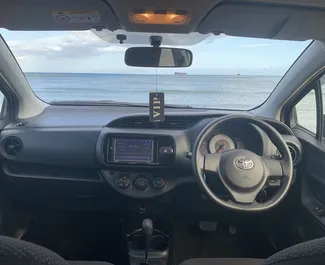 Toyota Vitz – samochód kategorii Ekonomiczny na wynajem na Cyprze ✓ Bez Depozytu ✓ Ubezpieczenie: OC, CDW, SCDW, Pasażerowie, Od Kradzieży, Młody.