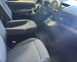 Wynajem samochodu Opel Combo Life nr 14061 (Automatyczna) na lotnisku w Antalyi, z silnikiem 1,5l. Diesel ➤ Bezpośrednio od Ahmet w Turcji.