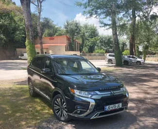 Wynajmij Mitsubishi Outlander 2019 w Gruzji. Paliwo: Benzyna. Moc: 166 KM ➤ Koszt od 119 GEL za dobę.