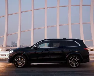 Wynajmij Mercedes-Benz GLS-Class 2021 w ZEA. Paliwo: Benzyna. Moc: 362 KM ➤ Koszt od 1100 AED za dobę.