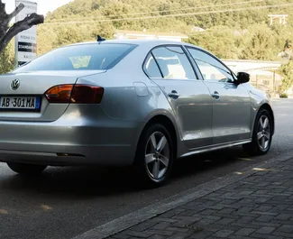 Volkswagen Jetta 2015 do wynajęcia w Durres. Limit przebiegu nieograniczony.