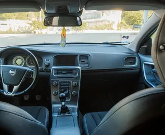 Wypożyczalnia Volvo V60 w Durres, Albania ✓ Nr 7290. ✓ Skrzynia Manualna ✓ Opinii: 2.