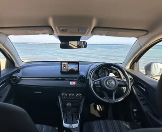Wynajmij Mazda 2 2022 na Cyprze. Paliwo: Benzyna. Moc: 120 KM ➤ Koszt od 35 EUR za dobę.