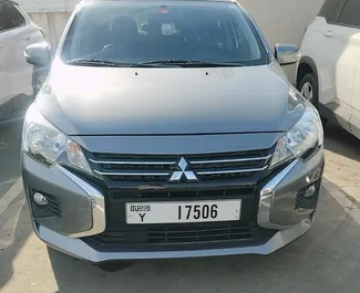 Wynajmij Mitsubishi Attrage 2023 w ZEA. Paliwo: Benzyna. Moc: 76 KM ➤ Koszt od 70 AED za dobę.