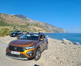 Wynajmij Dacia Sandero 2022 w Grecji. Paliwo: Benzyna. Moc: 91 KM ➤ Koszt od 37 EUR za dobę.