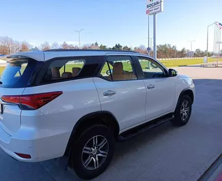 Wynajmij Toyota Fortuner 2017 w Gruzji. Paliwo: Benzyna. Moc: 166 KM ➤ Koszt od 195 GEL za dobę.