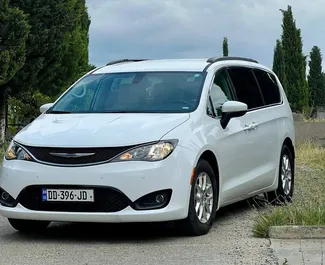 Wypożyczalnia Chrysler Voyager w Tbilisi, Gruzja ✓ Nr 14123. ✓ Skrzynia Automatyczna ✓ Opinii: 0.