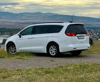 Wynajem samochodu Chrysler Voyager nr 14123 (Automatyczna) w Tbilisi, z silnikiem 3,6l. Benzyna ➤ Bezpośrednio od Julia w Gruzji.