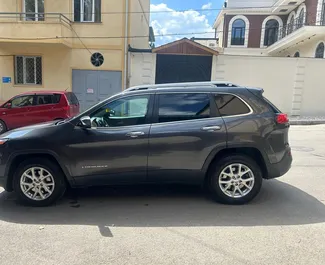 Jeep Cherokee – samochód kategorii Komfort, SUV, Crossover na wynajem w Gruzji ✓ Bez Depozytu ✓ Ubezpieczenie: OC, SCDW, FDW, Pasażerowie, Bez Depozytu.