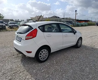 Wynajmij Ford Fiesta 2011 w Albanii. Paliwo: Benzyna. Moc: 134 KM ➤ Koszt od 25 EUR za dobę.