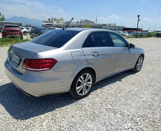 Silnik Diesel 2,2 l – Wynajmij Mercedes-Benz E220 w Tiranie.