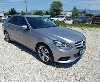 Wypożyczalnia Mercedes-Benz E220 w Tiranie, Albania ✓ Nr 13170. ✓ Skrzynia Automatyczna ✓ Opinii: 0.