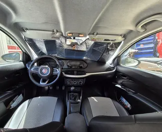 Fiat Tipo – samochód kategorii Ekonomiczny, Komfort na wynajem w Grecji ✓ Depozyt 200 EUR ✓ Ubezpieczenie: OC, CDW, FDW, Pasażerowie, Od Kradzieży, Młody.