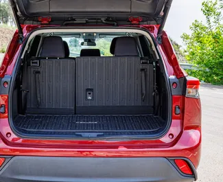 Toyota Highlander 2020 – wynajem od właścicieli w Tbilisi (Gruzja).