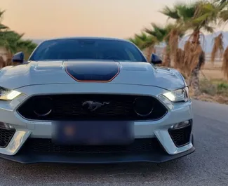 Wynajmij Ford Mustang Coupe 2023 w Hiszpanii. Paliwo: Benzyna. Moc:  KM ➤ Koszt od 250 EUR za dobę.