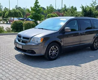 Wynajmij Dodge Grand Caravan 2016 w Gruzji. Paliwo: Benzyna. Moc: 283 KM ➤ Koszt od 110 GEL za dobę.