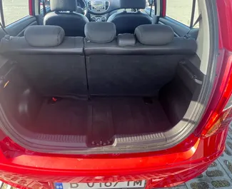 Wynajmij Hyundai i10 2015 w Bułgarii. Paliwo: Benzyna. Moc: 75 KM ➤ Koszt od 12 EUR za dobę.