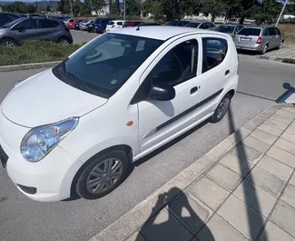 Suzuki Alto – samochód kategorii Ekonomiczny na wynajem w Bułgarii ✓ Depozyt 100 EUR ✓ Ubezpieczenie: OC, CDW, SCDW, FDW, Od Kradzieży, Zagranica, Młody, Bez Depozytu.