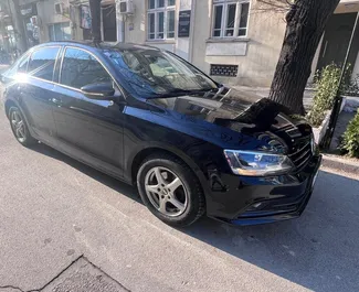 Volkswagen Jetta 2017 do wynajęcia w Burgas. Limit przebiegu 200 km/dzień.