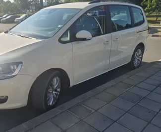 Volkswagen Sharan – samochód kategorii Komfort, Minivan na wynajem w Bułgarii ✓ Depozyt 100 EUR ✓ Ubezpieczenie: OC, CDW, SCDW, FDW, Od Kradzieży, Zagranica, Młody, Bez Depozytu.