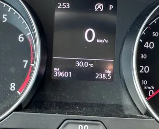 Volkswagen Golf Sportsvan – samochód kategorii Komfort, Minivan na wynajem w Bułgarii ✓ Depozyt 100 EUR ✓ Ubezpieczenie: OC, CDW, SCDW, FDW, Od Kradzieży, Zagranica, Młody, Bez Depozytu.