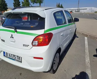 Wynajmij Mitsubishi Space Star 2022 w Bułgarii. Paliwo: Benzyna. Moc: 70 KM ➤ Koszt od 15 EUR za dobę.