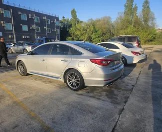 Wynajmij Hyundai Sonata 2016 w Gruzji. Paliwo: Benzyna. Moc:  KM ➤ Koszt od 100 GEL za dobę.