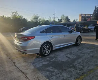 Silnik Benzyna 2,4 l – Wynajmij Hyundai Sonata w Kutaisi.
