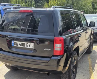 Jeep Patriot 2015 do wynajęcia w Kutaisi. Limit przebiegu nieograniczony.