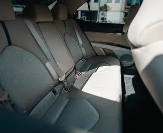 Silnik Benzyna 3,5 l – Wynajmij Toyota Camry w Dubaju.