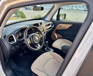 Wynajmij Jeep Renegade 2019 w Gruzji. Paliwo: Benzyna. Moc: 180 KM ➤ Koszt od 220 GEL za dobę.