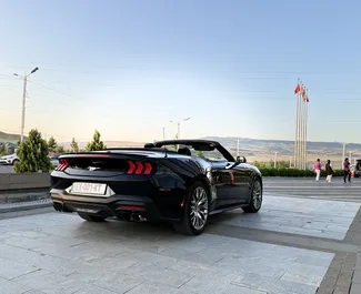 Ford Mustang Cabrio – samochód kategorii Premium, Luksusowy, Cabrio na wynajem w Gruzji ✓ Depozyt 500 GEL ✓ Ubezpieczenie: OC, CDW, Od Kradzieży.