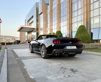 Silnik Benzyna 2,3 l – Wynajmij Ford Mustang Cabrio w Tbilisi.