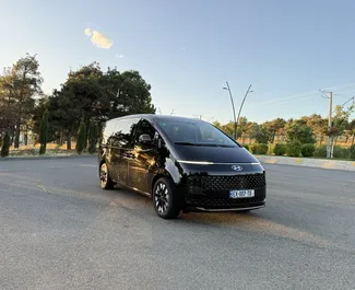 Wynajmij Hyundai Staria 2025 w Gruzji. Paliwo: Diesel. Moc: 177 KM ➤ Koszt od 330 GEL za dobę.