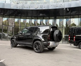 Land Rover Defender 2025 do wynajęcia w Tbilisi. Limit przebiegu 250 km/dzień.