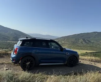 Silnik Benzyna 2,0 l – Wynajmij Mini Countryman Cooper S w Tbilisi.