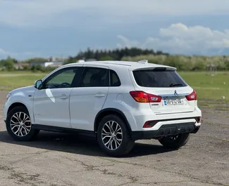 Silnik Benzyna 2,4 l – Wynajmij Mitsubishi Outlander Sport w Kutaisi.