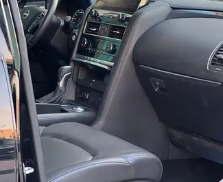 Wynajmij Nissan Patrol 2024 w ZEA. Paliwo: Benzyna. Moc: 425 KM ➤ Koszt od 420 AED za dobę.